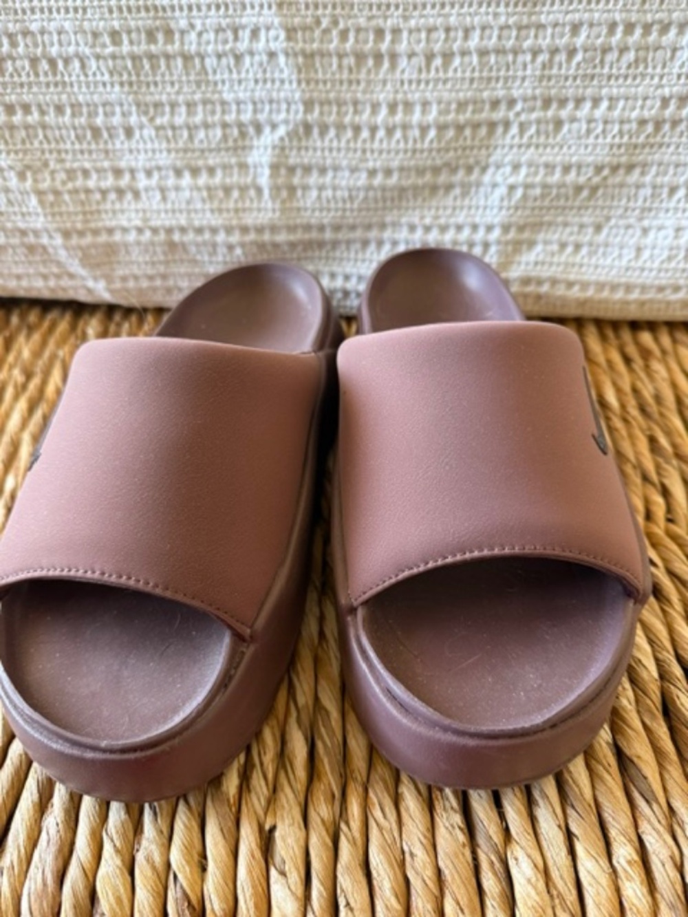 Nike slides